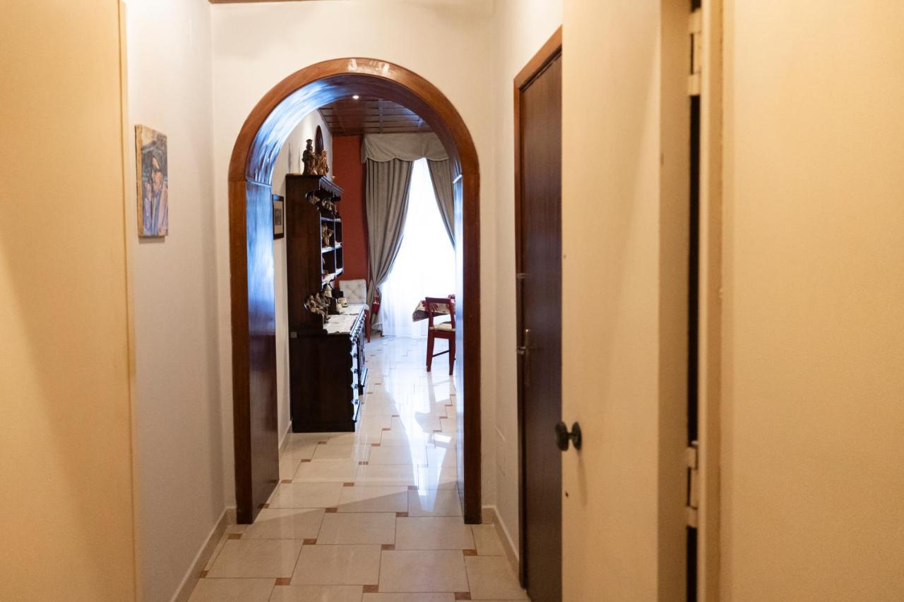 Affitta Camera Don Vittorio - Napoli Portacapuana المظهر الخارجي الصورة